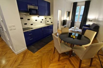 Apartment near Montmartre - image 12