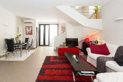 Prestigious 3BR Loft 5min Paris in Boulogne Heart - image 4