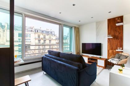 MODERN 1BR BY PARC MONCEAU - image 1