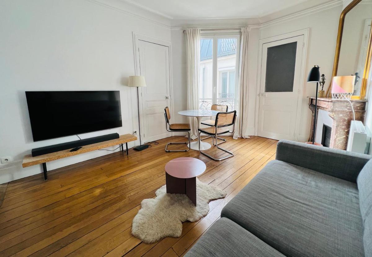 Charmant appartement entre Montmartre et canal Saint Martin-gare du nord - main image