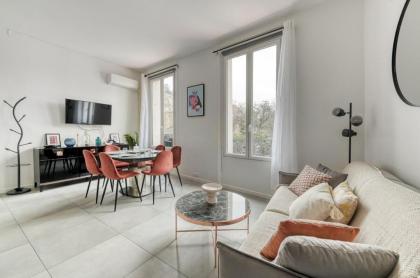 Central nice apartment 2 steps Le Marais -Republic 