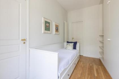 Superbe appartement avec vue imprenable à Paris - image 14