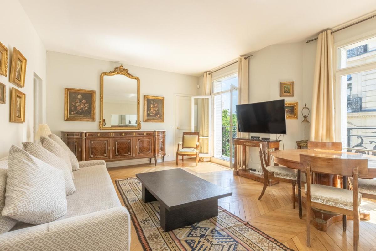 Superbe appartement avec vue imprenable à Paris - image 2