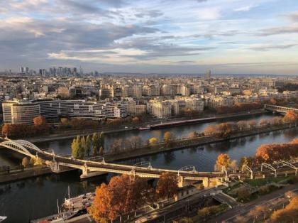 Sublime appartement VUE EXTRA / 70m2 / parking Paris 