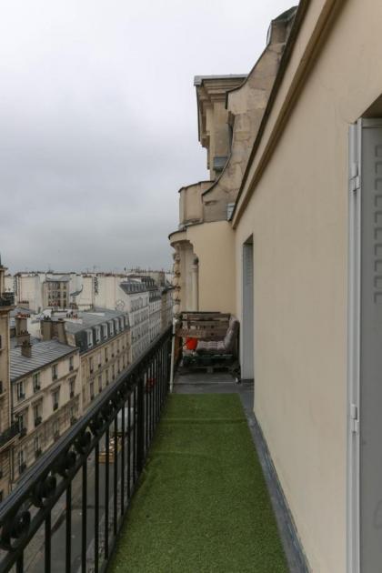 Comfortable and spacious apartment in Paris 3rd - image 10