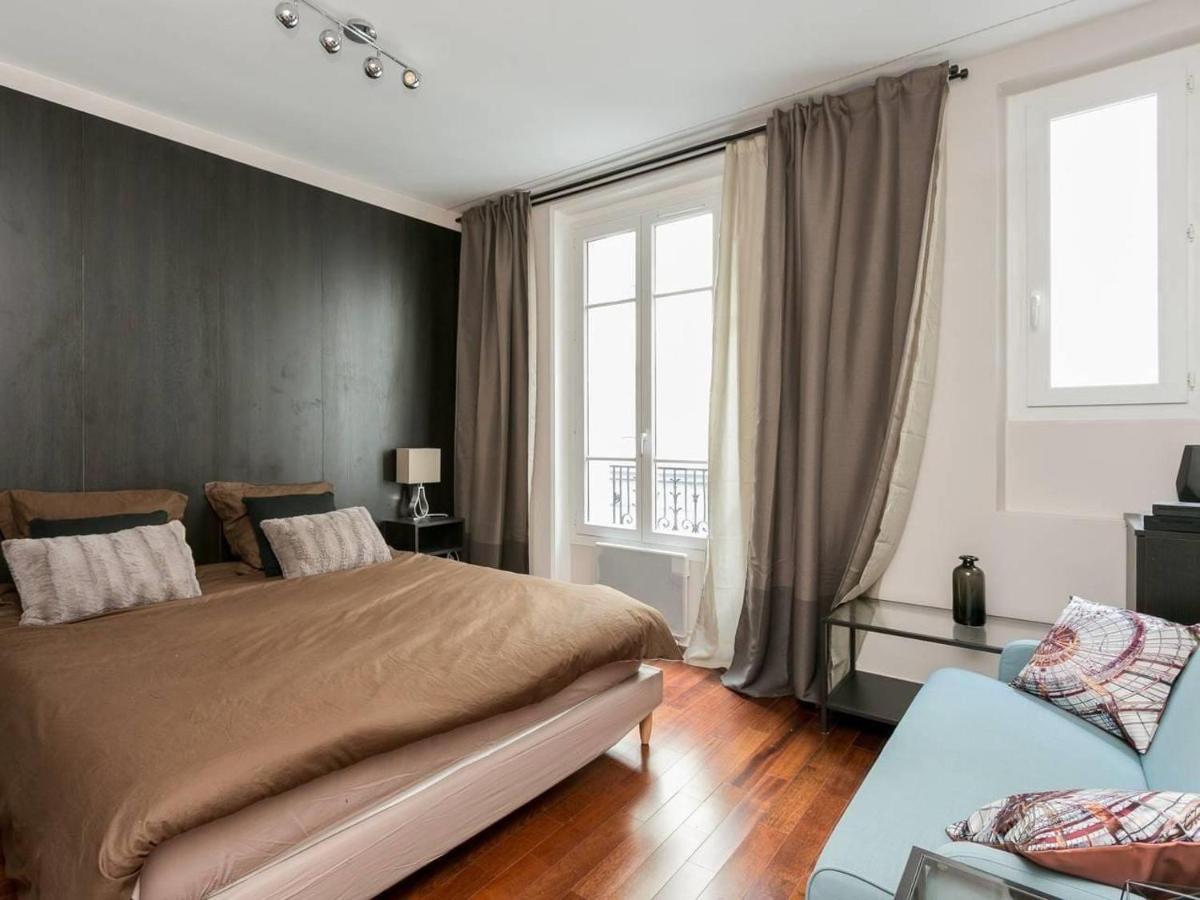 Large Modern Studio close to the Eiffel Tower and Paris Highlights - main image