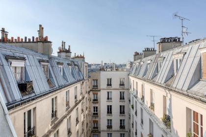 Luminous love nest near the Sacré-Coeur - image 7