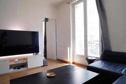 Apartment near la villette - image 3