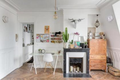 Parisian apartment with Eiffel Tower view - image 13