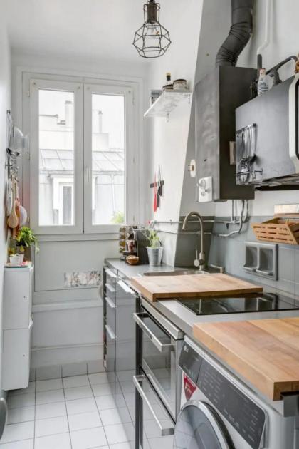 Parisian apartment with Eiffel Tower view - image 4