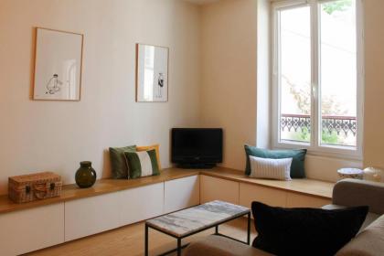 Bright and charming 60m family flat - image 3