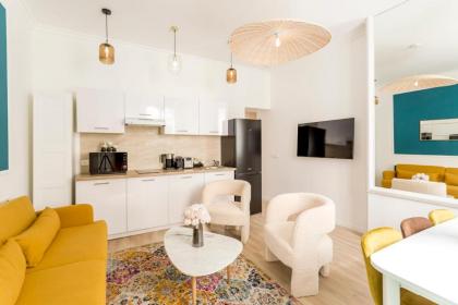 Cosy 3 bedroom & 2 bathroom Apartment - Opera - image 10