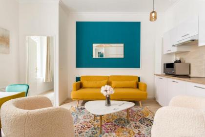 Cosy 3 bedroom & 2 bathroom Apartment - Opera - image 13