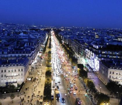 CHAMPS ELYSEES RUE DE BERRI PARIS - image 4