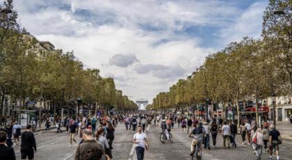 CHAMPS ELYSEES RUE DE BERRI PARIS - image 5