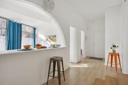 Cosy and renovated studio in heart of Paris XVieme - image 13