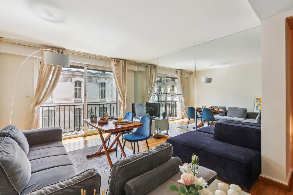 Trocadero & Arc de Triomphe - CityApartmentStay - main image