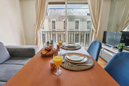 Trocadero & Arc de Triomphe - CityApartmentStay - image 11