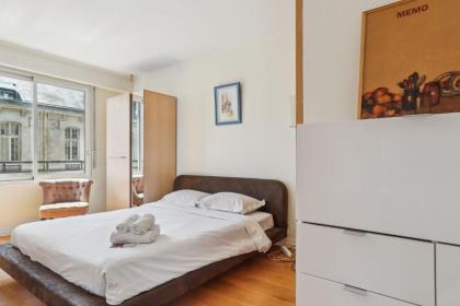 Trocadero & Arc de Triomphe - CityApartmentStay - image 14