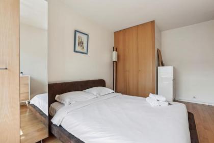 Trocadero & Arc de Triomphe - CityApartmentStay - image 15