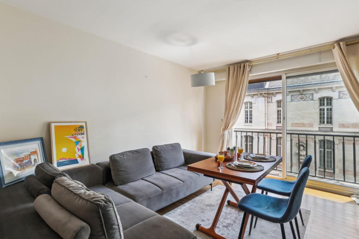 Trocadero & Arc de Triomphe - CityApartmentStay - image 7