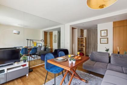 Trocadero & Arc de Triomphe - CityApartmentStay - image 8