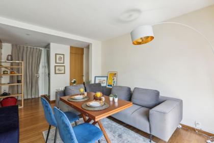 Trocadero & Arc de Triomphe - CityApartmentStay - image 9