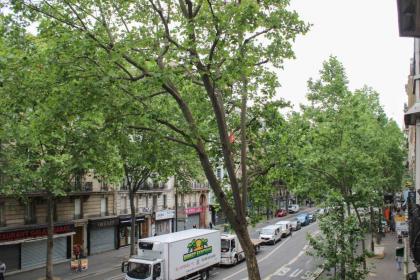 Cozy love nest near Stade de France - image 11