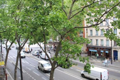 Cozy love nest near Stade de France - image 12