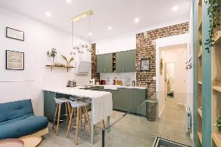 Charming Parisian Loft in Batignolles - image 5