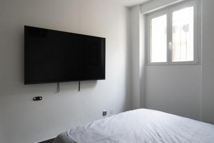 Spacious and comfortable apartment in Paris 17th - image 12