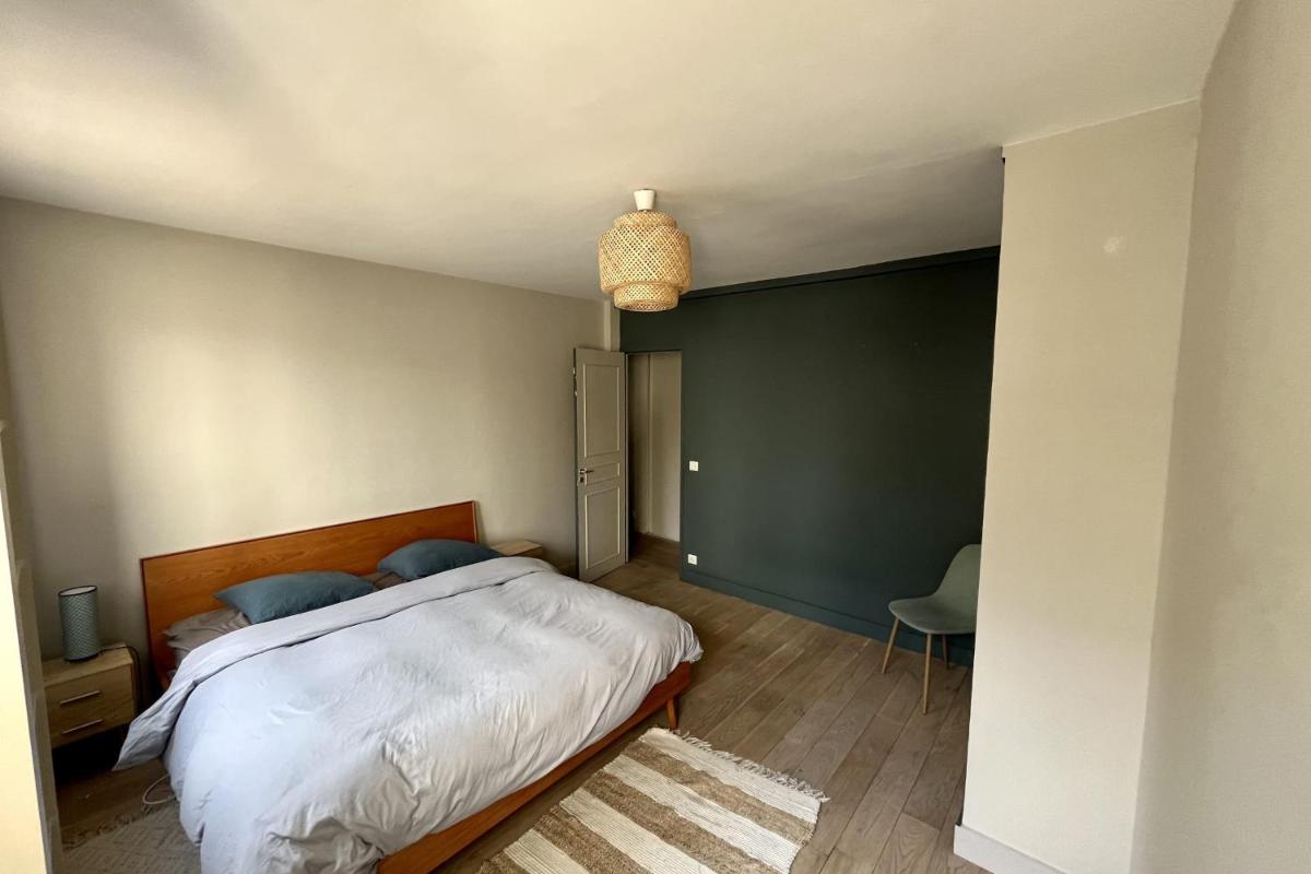 Spacious cocoon in the Batignolles district - image 4