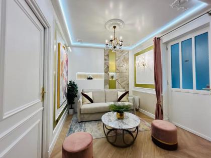 Luxury 2 Bedroom & 1 Bathroom - Le Marais - image 10