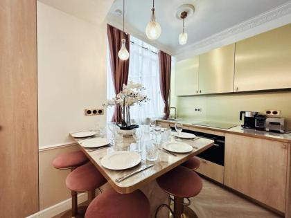 Luxury 2 Bedroom & 1 Bathroom - Le Marais - image 17