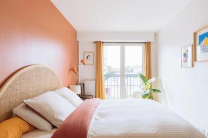 Beautiful Apart for 2 in Les Buttes Chaumont - image 2