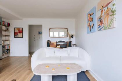 Beautiful Apart for 2 in Les Buttes Chaumont - image 5