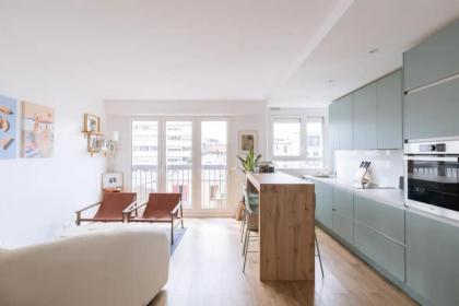 Beautiful Apart for 2 in Les Buttes Chaumont - image 7