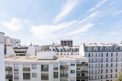 Balcony with view Sacré Coeur - 1BD Apart - image 18