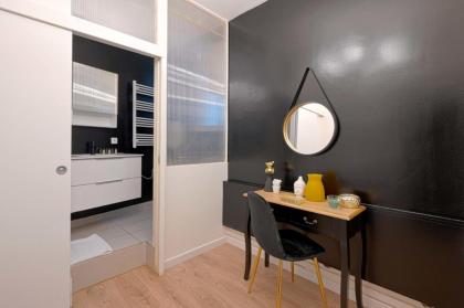 Modern Studio Apartment for 3 - image 3