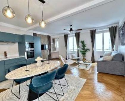 B1581 - Cozy apartment near the Champs-Elysées ! - image 11