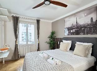 B1581 - Cozy apartment near the Champs-Elysées ! - image 2