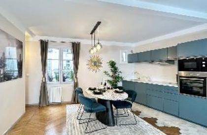 B1581 - Cozy apartment near the Champs-Elysées ! - image 7