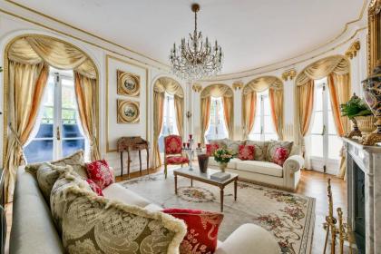 Luxury House In The Heart Of Paris - By feel luxury holidays - image 19