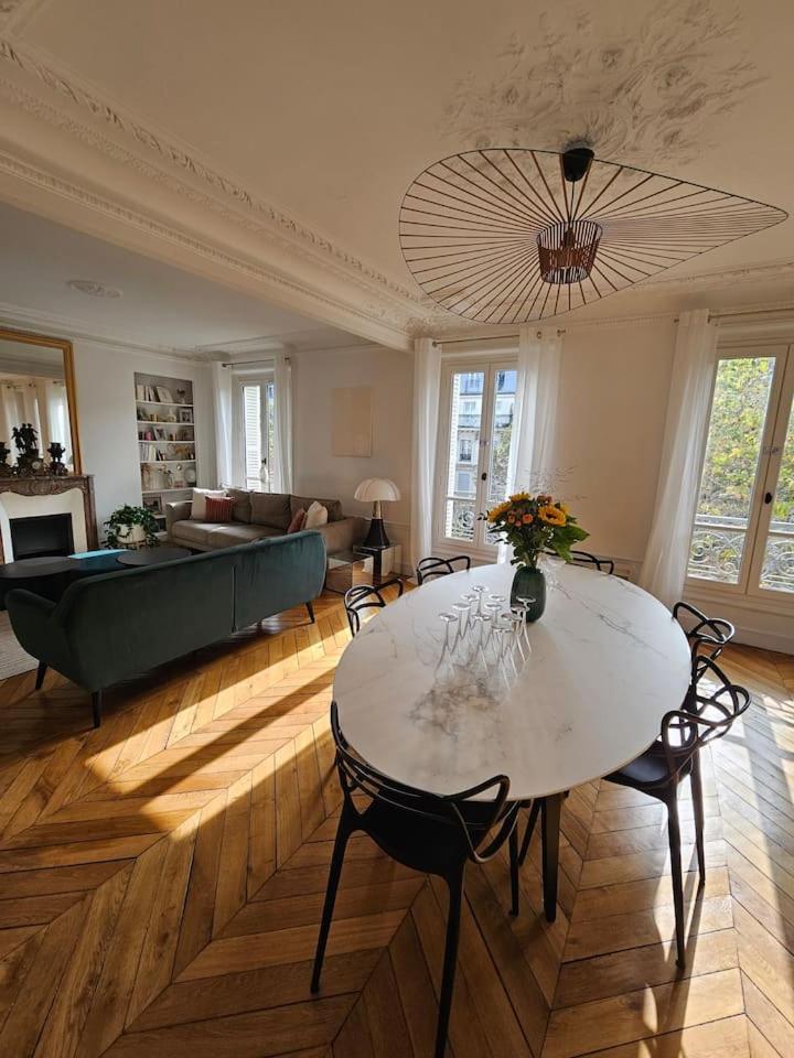 TYPICAL HAUSSMANNIEN FLAT - image 3