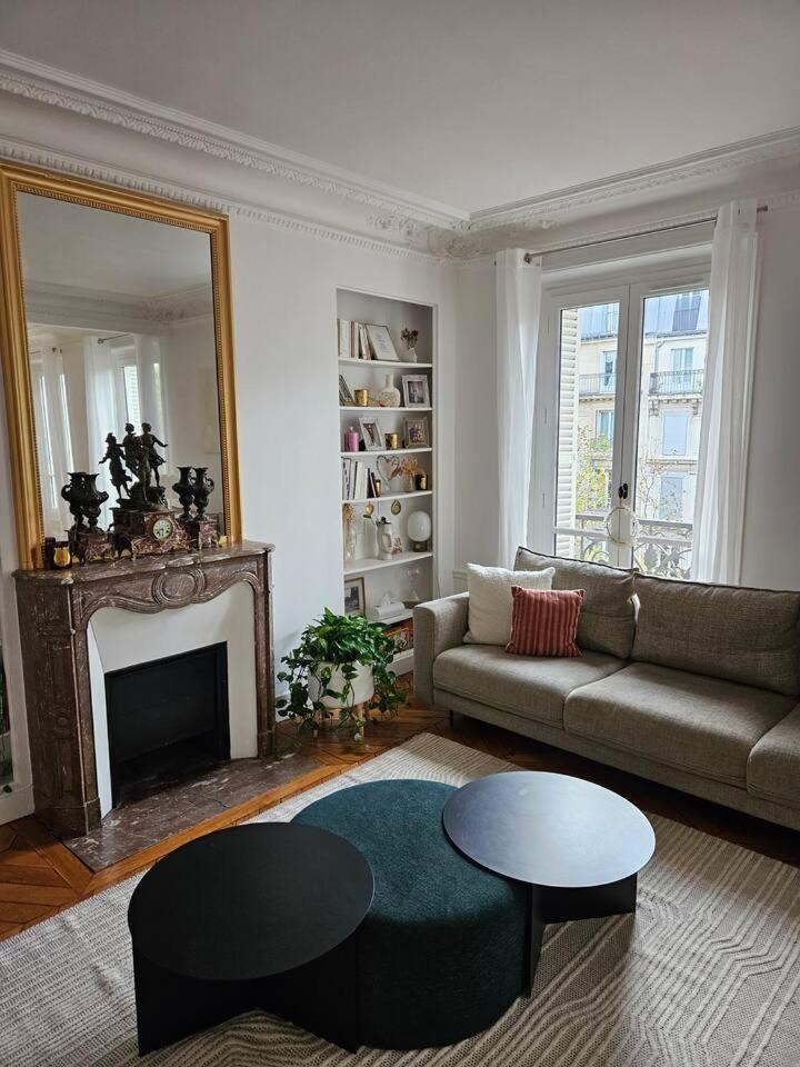 TYPICAL HAUSSMANNIEN FLAT - image 4