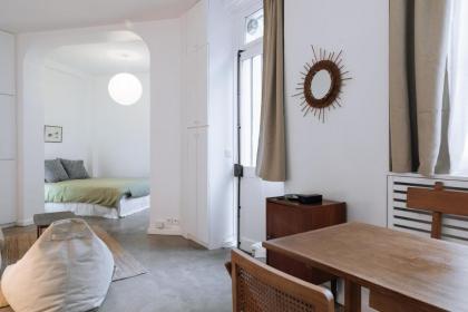 Gorgeous Apartment for 2 with Courtyard! - image 18