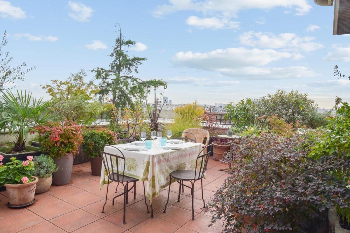 Luminous penthouse with a view in Paris - Welkeys - main image