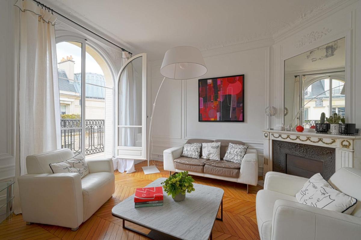 Luxury apartment at Auteuil - main image