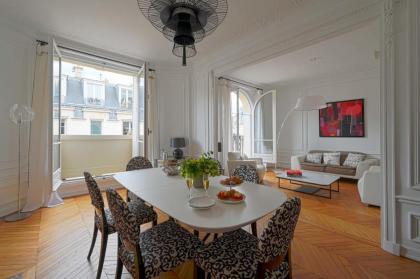 Luxury apartment at Auteuil - image 14