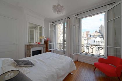 Luxury apartment at Auteuil - image 8